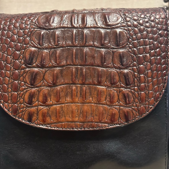 Vintage Brahmin Crocodile Embossed Crossbody Bag - Picture 4 of 15